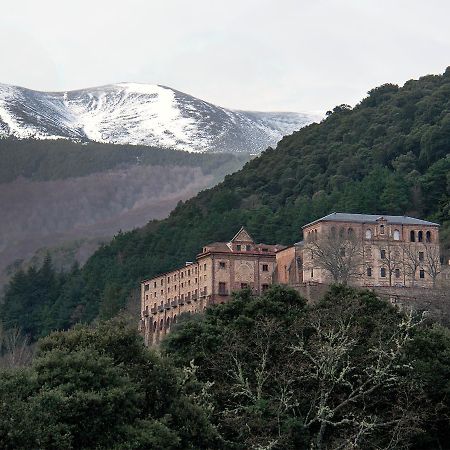 MONASTERIO de SANTA MARÍA DE VALVANERA Anguiano Exterior foto